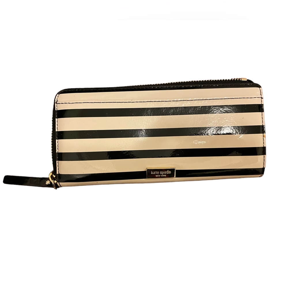 Kate Spade NWOT ivory/ black stripe wallet with patent bow